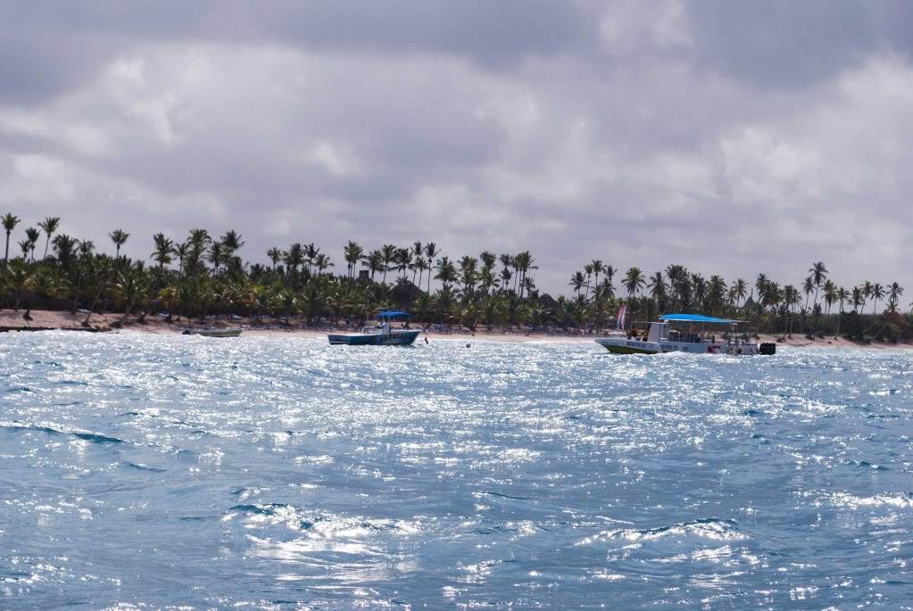 ai690.photobucket.com_albums_vv267_candalense_PuntaCana86.jpg