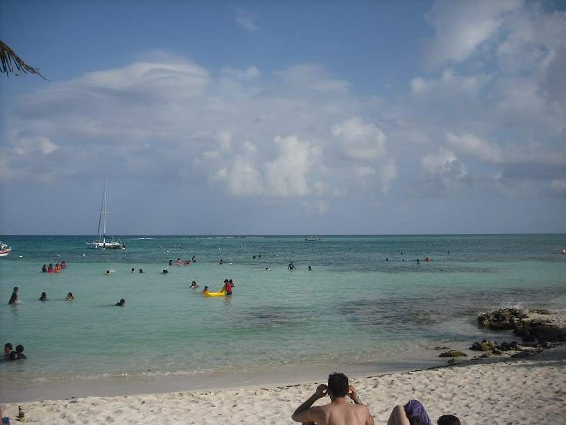 ai696.photobucket.com_albums_vv322_diasnuno_2009_akumal.jpg