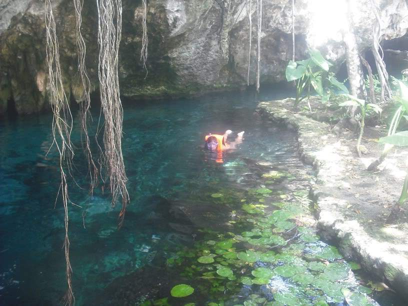 ai696.photobucket.com_albums_vv322_diasnuno_2009_grandcenote.jpg