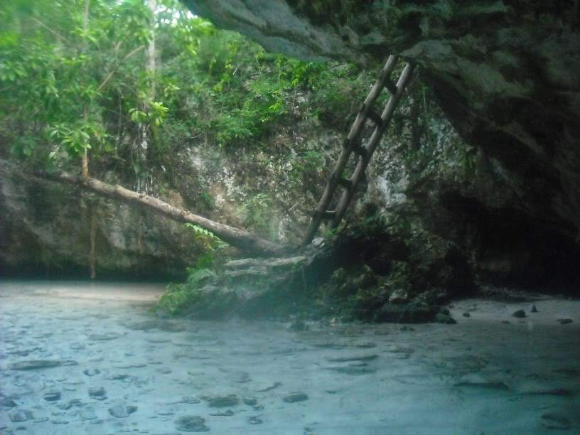 ai696.photobucket.com_albums_vv322_diasnuno_2009_grandcenote2.jpg