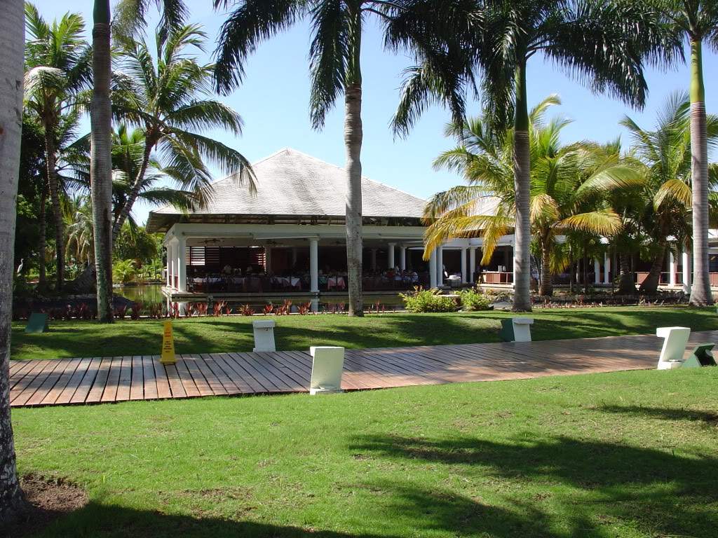 ai705.photobucket.com_albums_ww58_AndyCris_photo_RDPuntaCana2008024.jpg