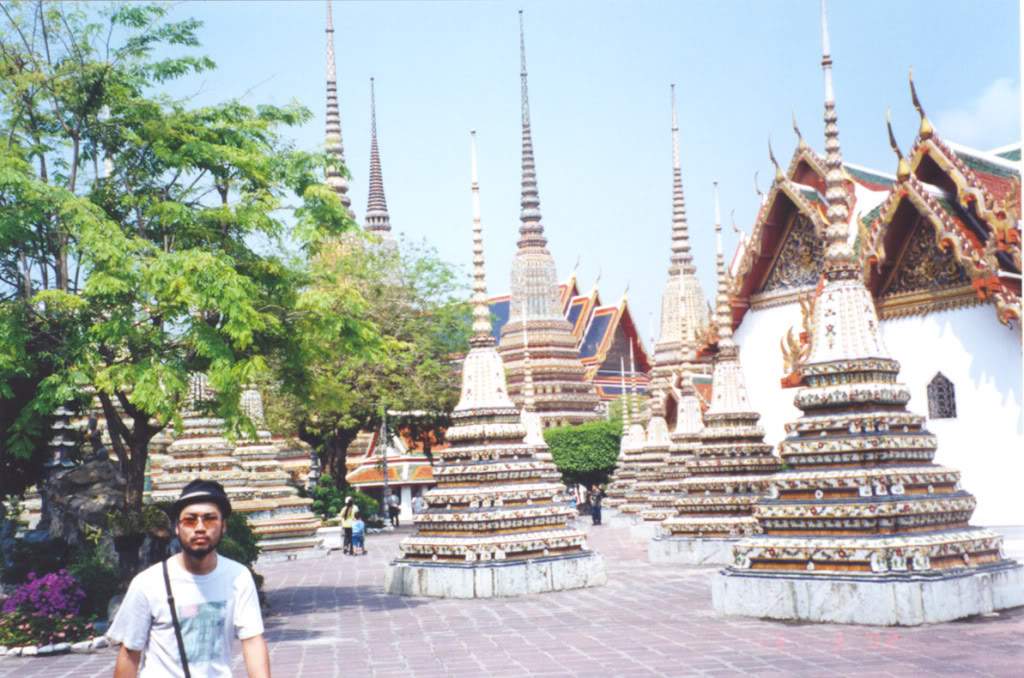 ai710.photobucket.com_albums_ww108_pbpinto_BKK_Chedis.jpg