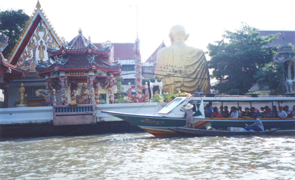 ai710.photobucket.com_albums_ww108_pbpinto_BKK_WatRakhang.jpg