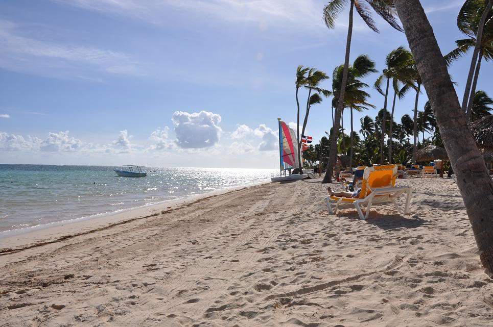 ai714.photobucket.com_albums_ww143_goldenmoon_photos_Playa_Bavaro_2.jpg