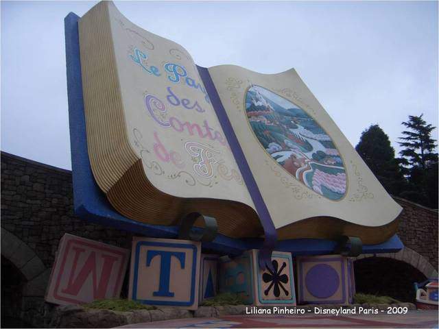 ai741.photobucket.com_albums_xx58_LilianaBunny_Disneyland_20Paris_Disney2009112.jpg
