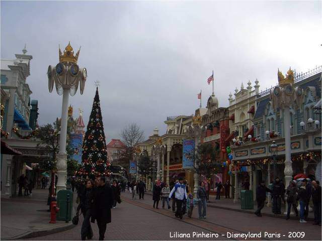 ai741.photobucket.com_albums_xx58_LilianaBunny_Disneyland_20Paris_Disney200979.jpg