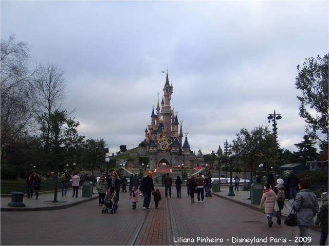 ai741.photobucket.com_albums_xx58_LilianaBunny_Disneyland_20Paris_Disney200980.jpg