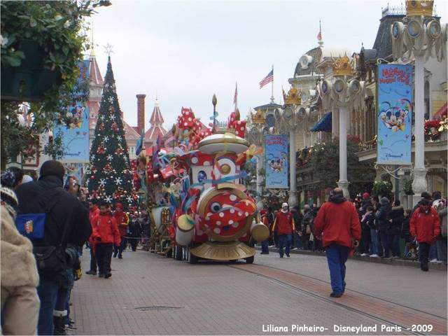 ai741.photobucket.com_albums_xx58_LilianaBunny_Disneyland_20Paris_Disney200981.jpg