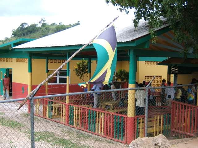ai750.photobucket.com_albums_xx150_Fenix_99_Jamaica_JMK120.jpg