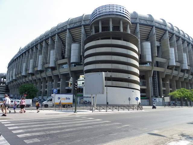 ai794.photobucket.com_albums_yy225_Goncalo88_Madrid_11Bernabu1.jpg