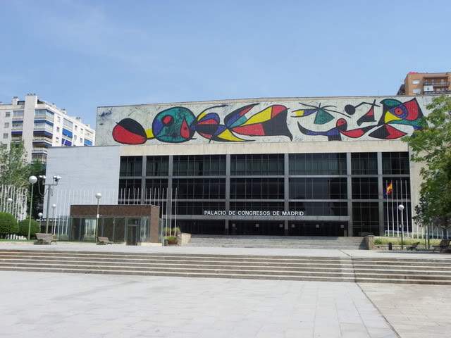 ai794.photobucket.com_albums_yy225_Goncalo88_Madrid_13Palaciodecongressos.jpg