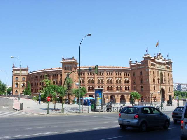 ai794.photobucket.com_albums_yy225_Goncalo88_Madrid_18lasventas1.jpg