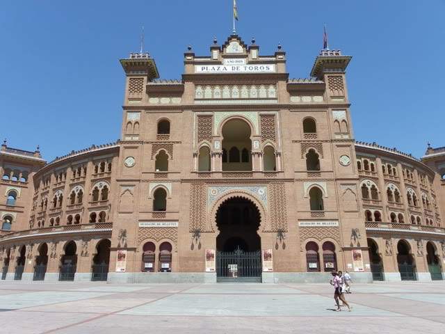 ai794.photobucket.com_albums_yy225_Goncalo88_Madrid_18lasventas2.jpg