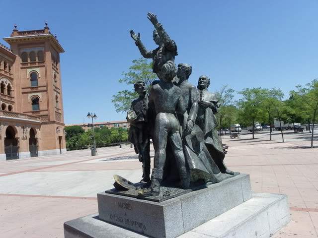 ai794.photobucket.com_albums_yy225_Goncalo88_Madrid_18lasventas3.jpg