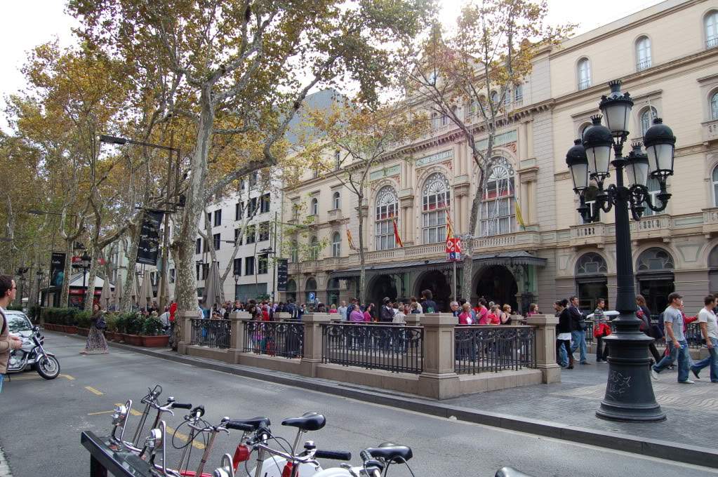 ai802.photobucket.com_albums_yy301_monica_myphotos1_Barcelona_DSC_0102.jpg