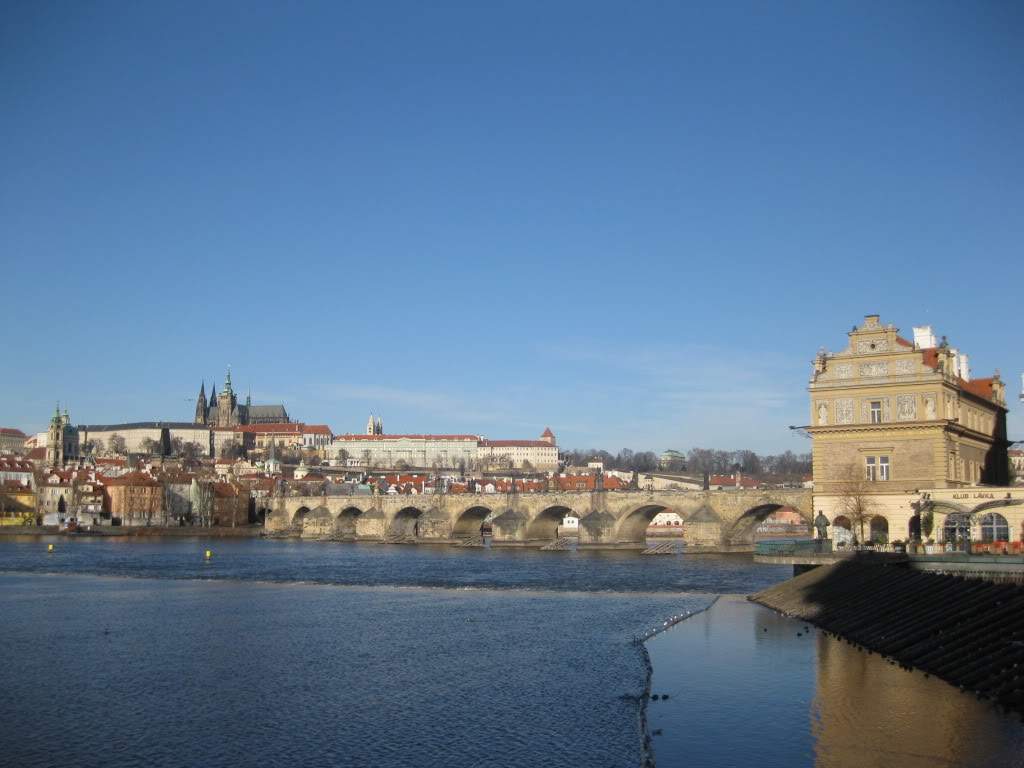 ai802.photobucket.com_albums_yy301_monica_myphotos1_Praga_16_dia2Acidadedourada.jpg