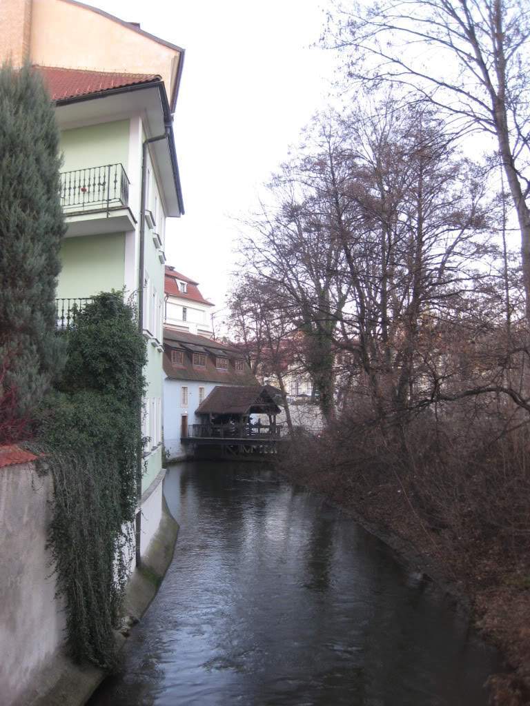 ai802.photobucket.com_albums_yy301_monica_myphotos1_Praga_34_dia2ilhadeKampa.jpg