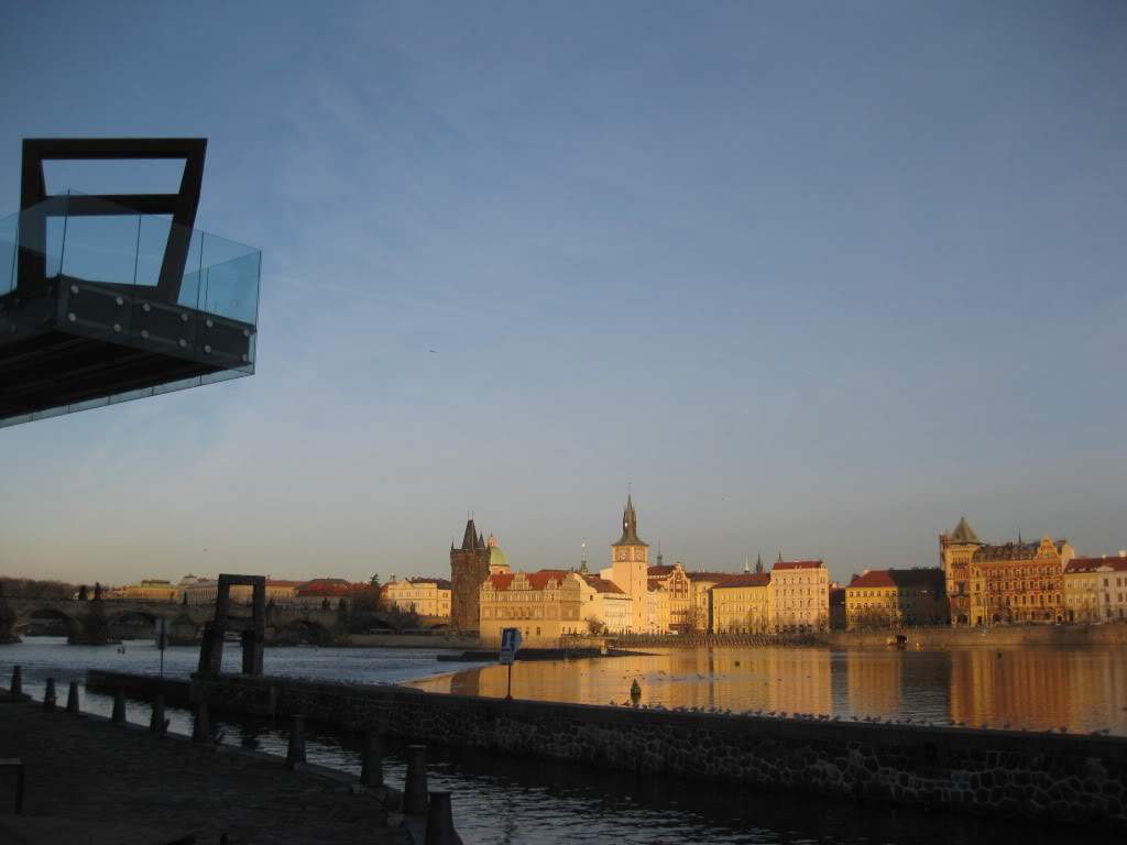 ai802.photobucket.com_albums_yy301_monica_myphotos1_Praga_36_dia2ilhadekampa_orio2.jpg