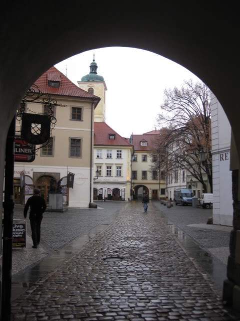 ai802.photobucket.com_albums_yy301_monica_myphotos1_Praga_46_dia3ptiodeTyn.jpg