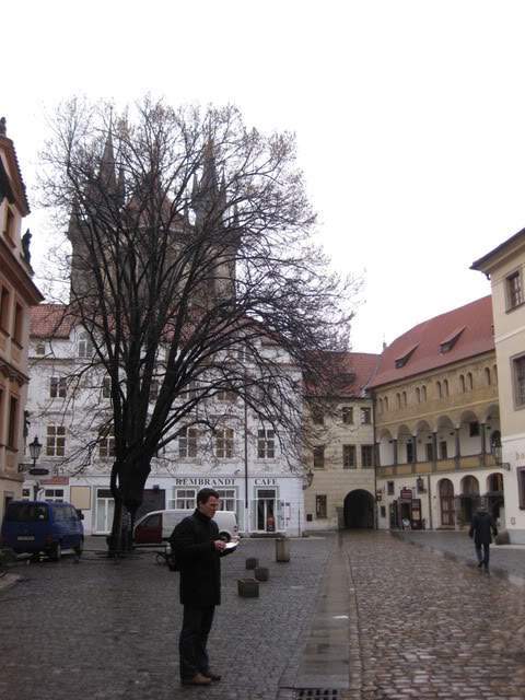 ai802.photobucket.com_albums_yy301_monica_myphotos1_Praga_48_dia3ptiodeTyn.jpg