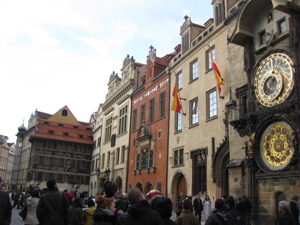 ai802.photobucket.com_albums_yy301_monica_myphotos1_Praga_55_dia4cmaradacidade.jpg