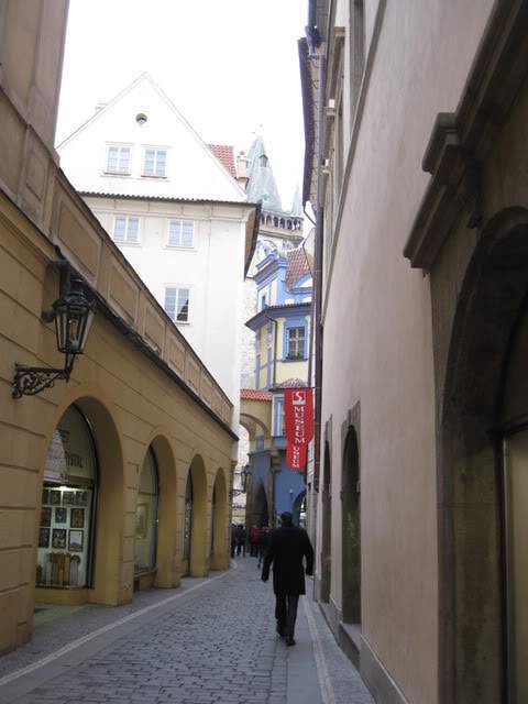 ai802.photobucket.com_albums_yy301_monica_myphotos1_Praga_61_dia5pelasruas.jpg
