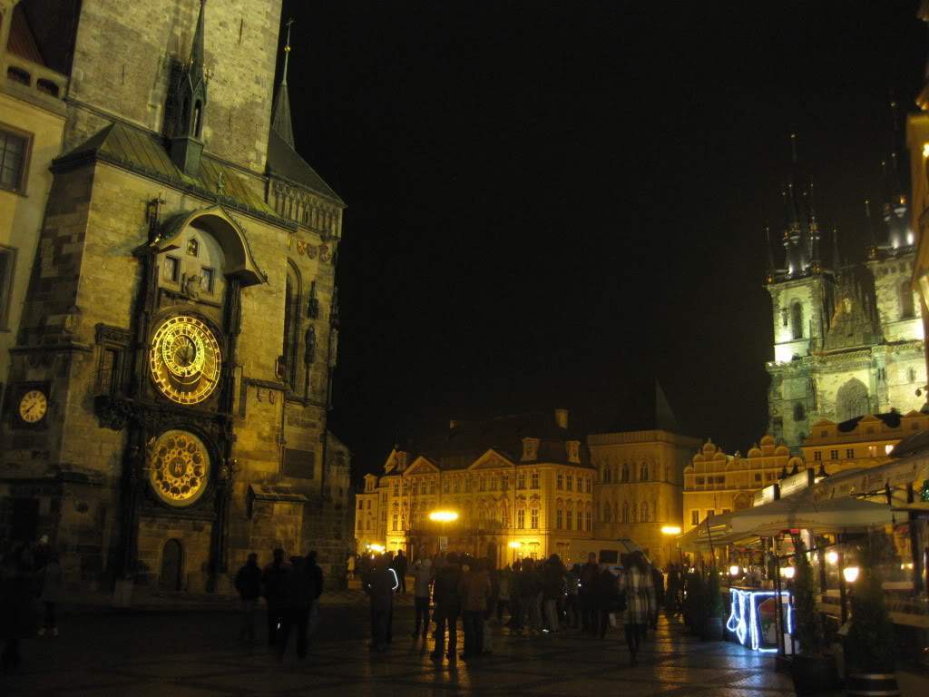 ai802.photobucket.com_albums_yy301_monica_myphotos1_Praga_9_dia1noite.jpg