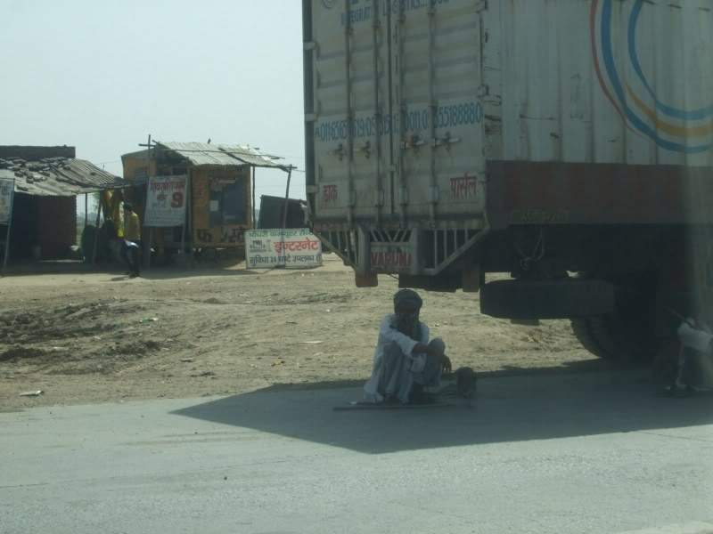 ai807.photobucket.com_albums_yy356_tiagottx_India_202010_44.jpg