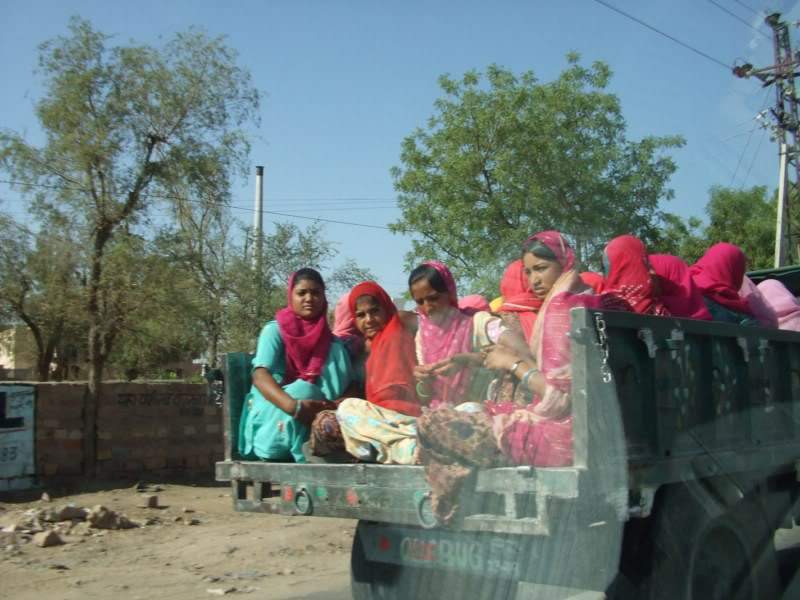 ai807.photobucket.com_albums_yy356_tiagottx_India_202010_54.jpg