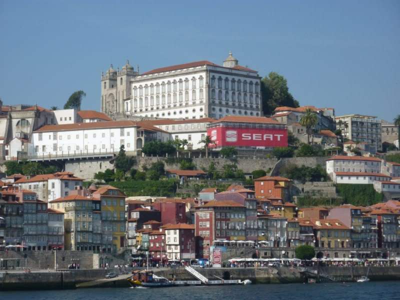 ai823.photobucket.com_albums_zz157_pilarfernandes_fotos_Porto018800x600.jpg