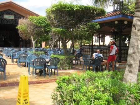 ai829.photobucket.com_albums_zz217_verall_2010_Mexico_zonabar.jpg