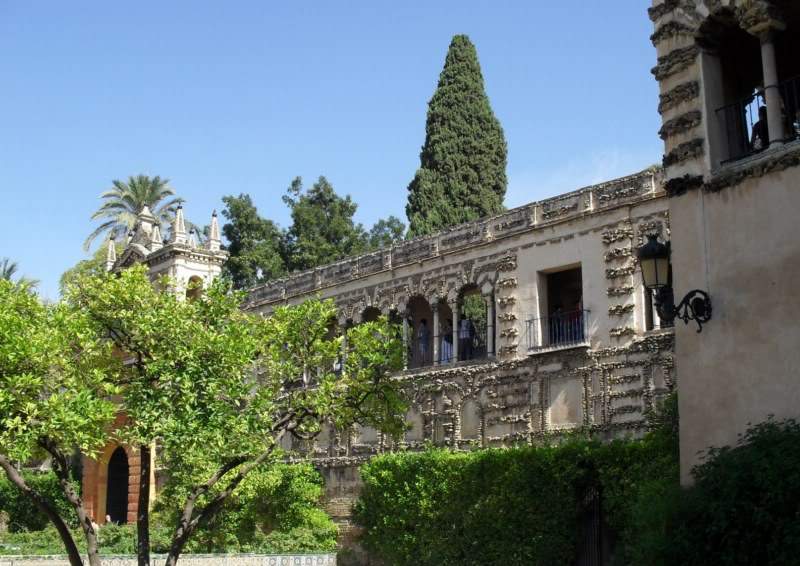 ai841.photobucket.com_albums_zz339_anareis_2010_JardimRealAlcazar24_1.jpg