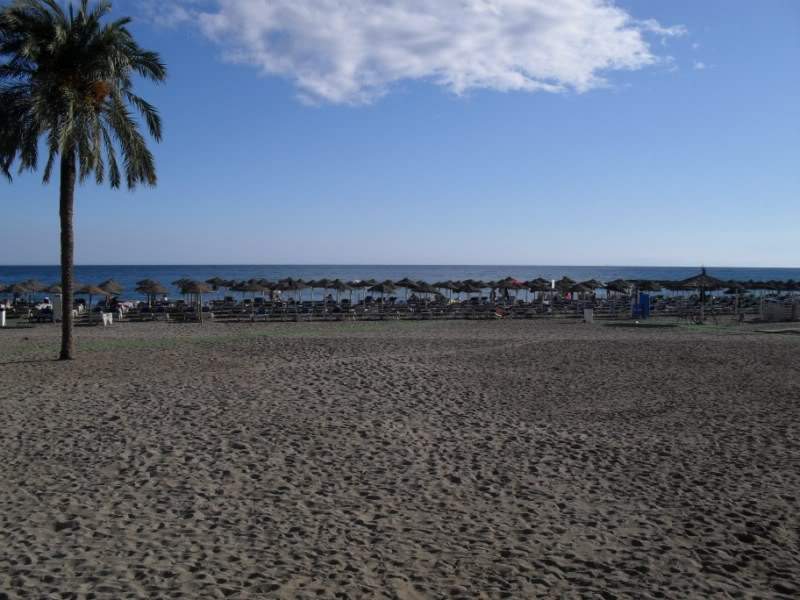 ai841.photobucket.com_albums_zz339_anareis_2010_PraiadeMarbella1.jpg
