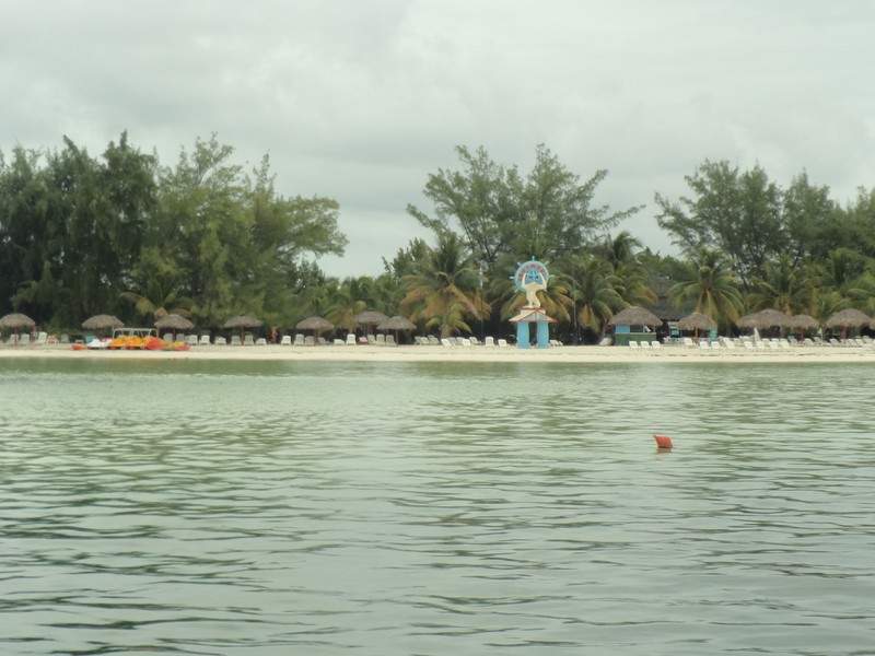 ai862.photobucket.com_albums_ab181_paulonev_Cuba_202013_DSC00165.jpg