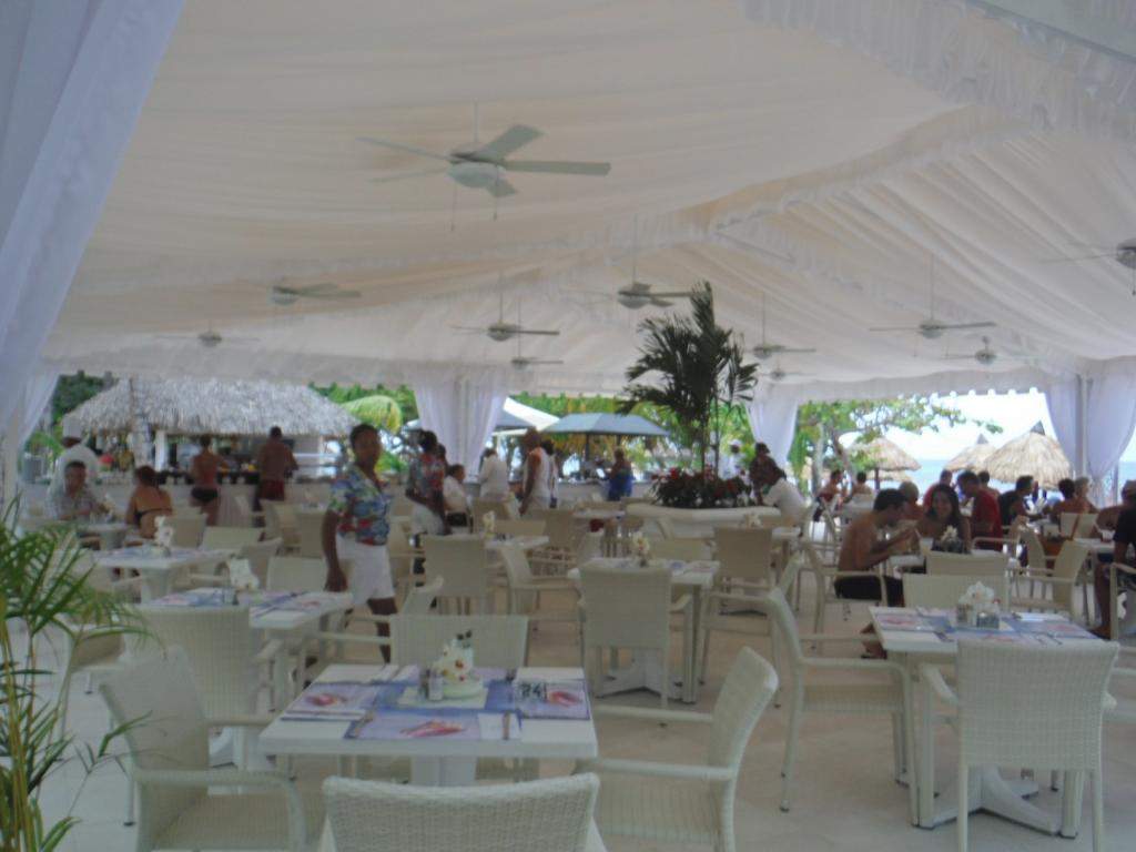 ai862.photobucket.com_albums_ab181_paulonev_Samana_20Setembro_202014_DSCF2078Coacutepia.jpg