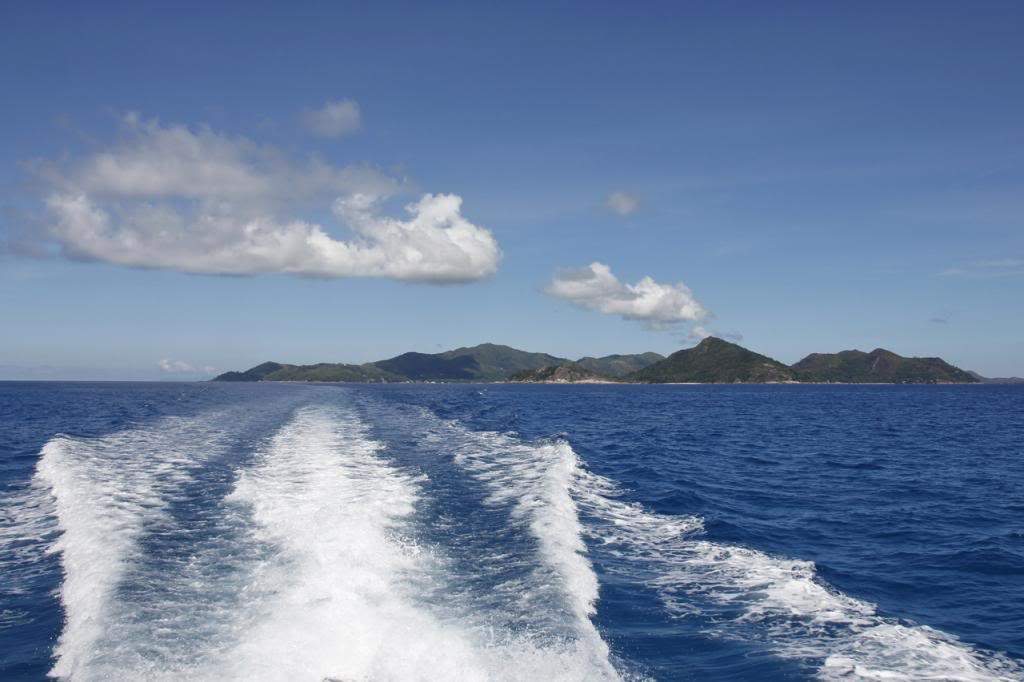 ai876.photobucket.com_albums_ab325_caluPT_Seychelles_24caminholadigue_zps208320c0.jpg