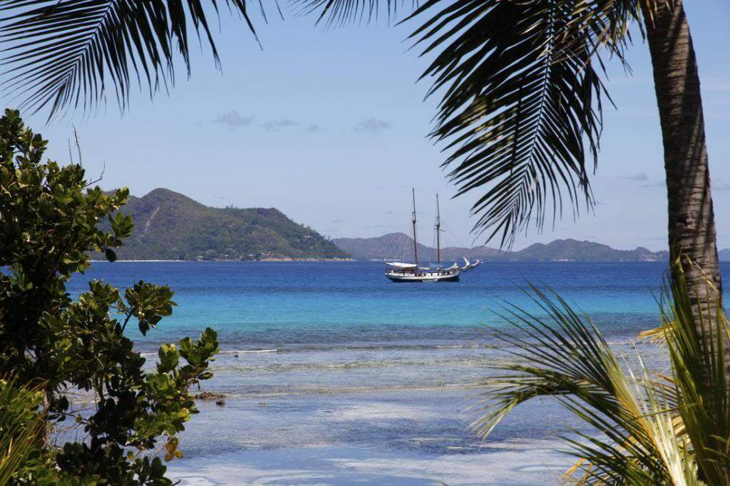 ai876.photobucket.com_albums_ab325_caluPT_Seychelles_26vistaquartoladigue_zps25f99541.jpg