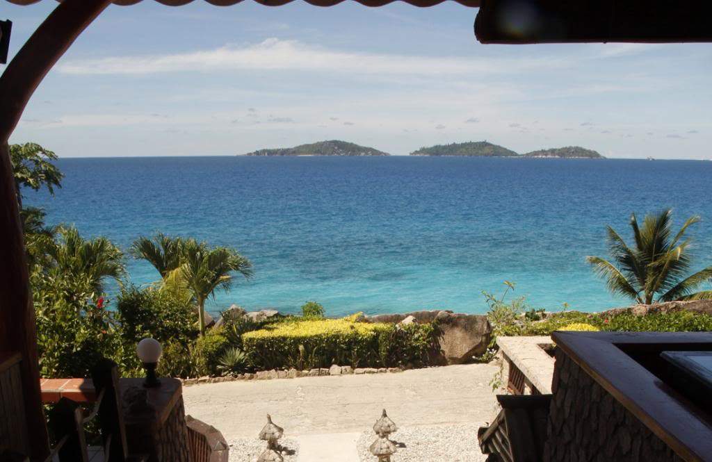 ai876.photobucket.com_albums_ab325_caluPT_Seychelles_27vistarestaurante_zpsd8660236.jpg