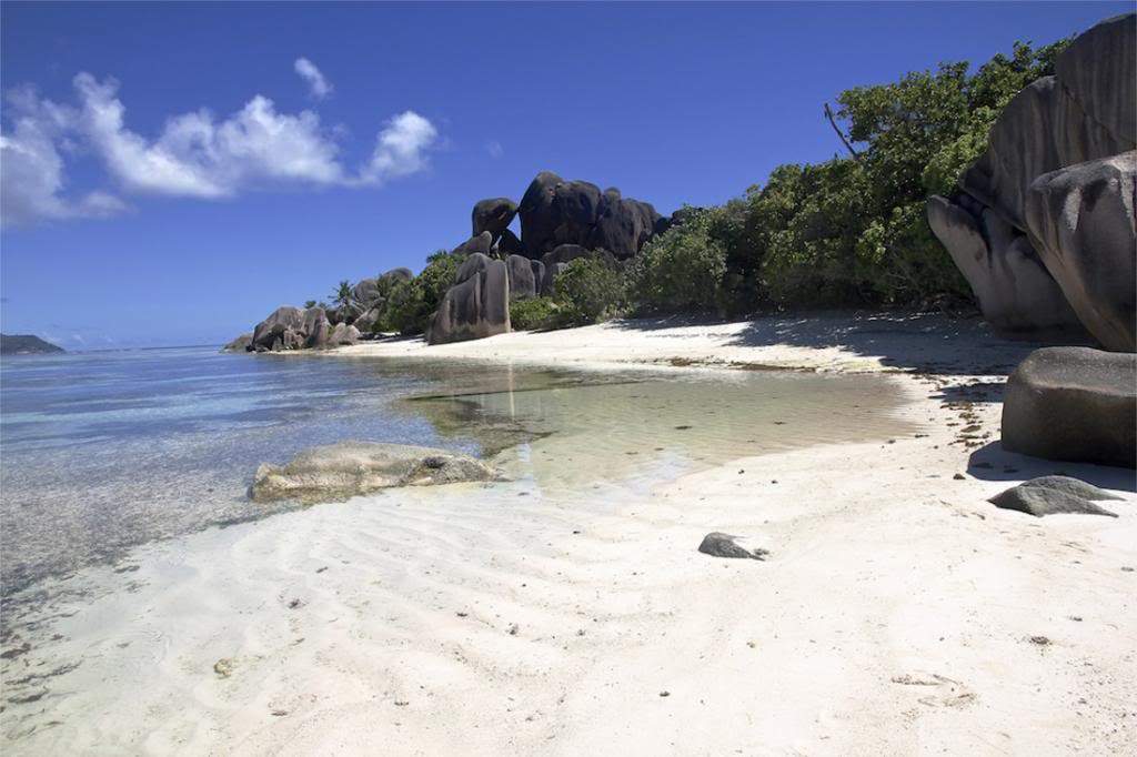 ai876.photobucket.com_albums_ab325_caluPT_Seychelles_34argent_zps3f9cf873.jpg