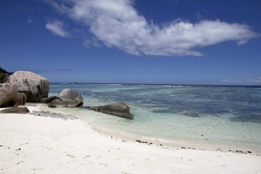 ai876.photobucket.com_albums_ab325_caluPT_Seychelles_35argent_zps9e888e85.jpg