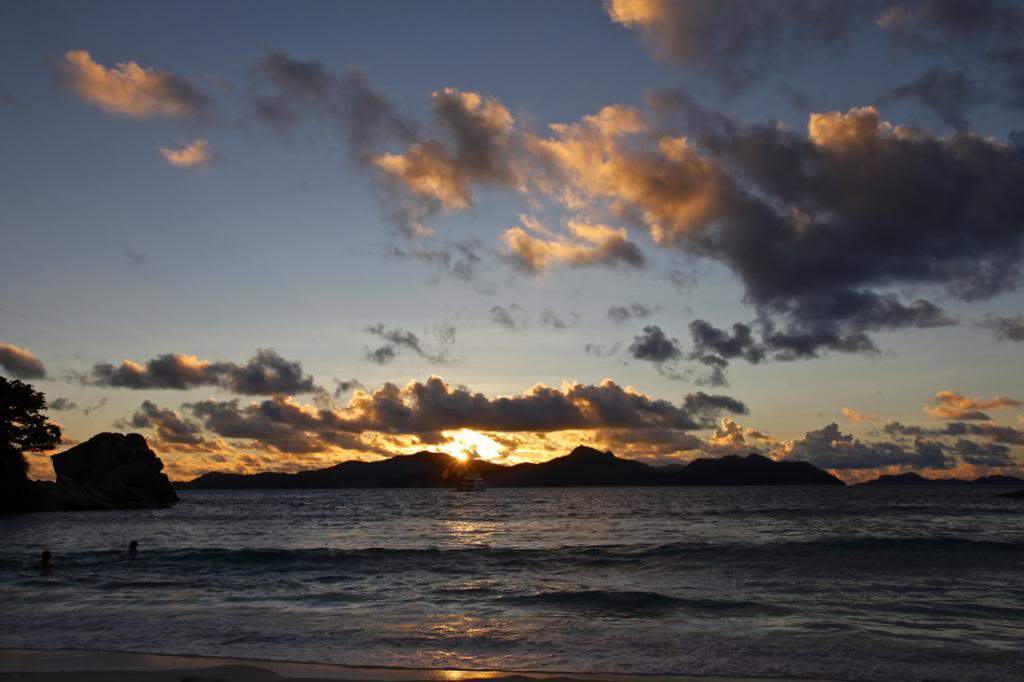 ai876.photobucket.com_albums_ab325_caluPT_Seychelles_39porsol_zpsa6ea213a.jpg