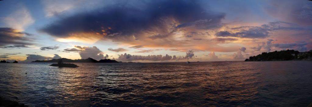 ai876.photobucket.com_albums_ab325_caluPT_Seychelles_LaDigueSunsetPanorama_zps0e19d30d.jpg