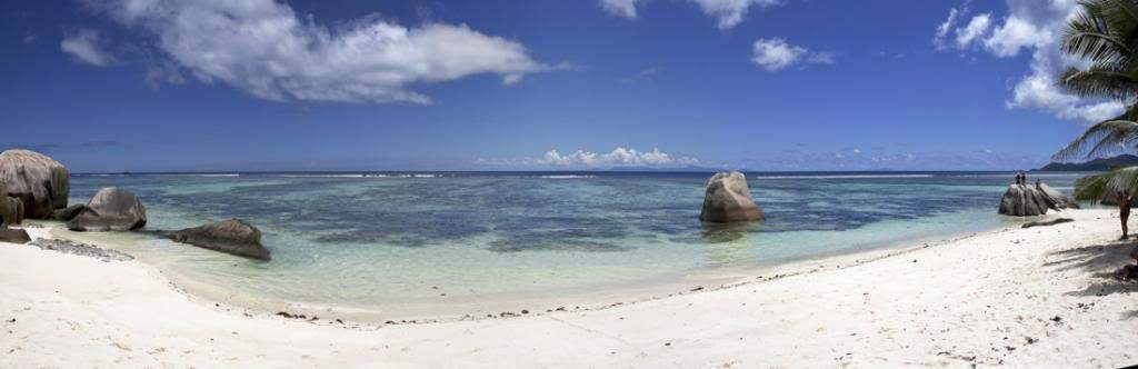 ai876.photobucket.com_albums_ab325_caluPT_Seychelles_Source5Panorama_zpsf0c09589.jpg