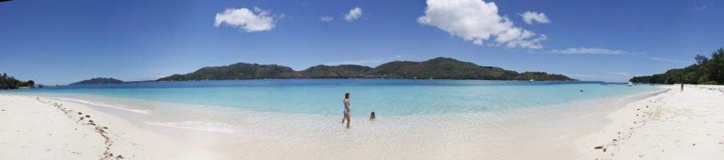 ai876.photobucket.com_albums_ab325_caluPT_Seychelles_StAnne3Panorama_zps8f9f9c0e.jpg