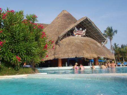 ai884.photobucket.com_albums_ac46_zelu_BarmolhadoejacuzziBarcelo.jpg