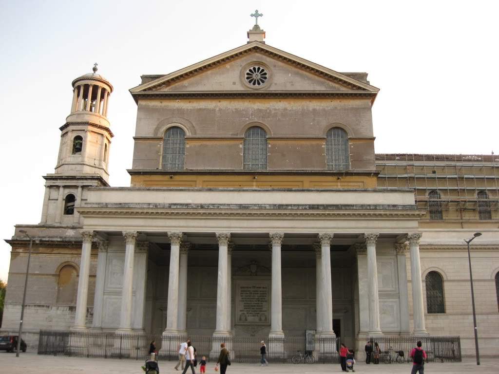 ai890.photobucket.com_albums_ac102_mokas_myphotos_461basilicadeSPauloforademuros.jpg