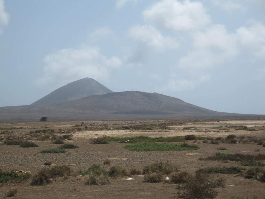 ai890.photobucket.com_albums_ac102_mokas_myphotos_cabo_20verde_20__20sal_35_deserto.jpg