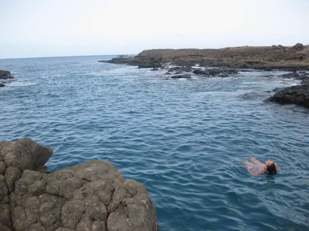 ai890.photobucket.com_albums_ac102_mokas_myphotos_cabo_20verde_20__20sal_41_piscinasnaturais.jpg