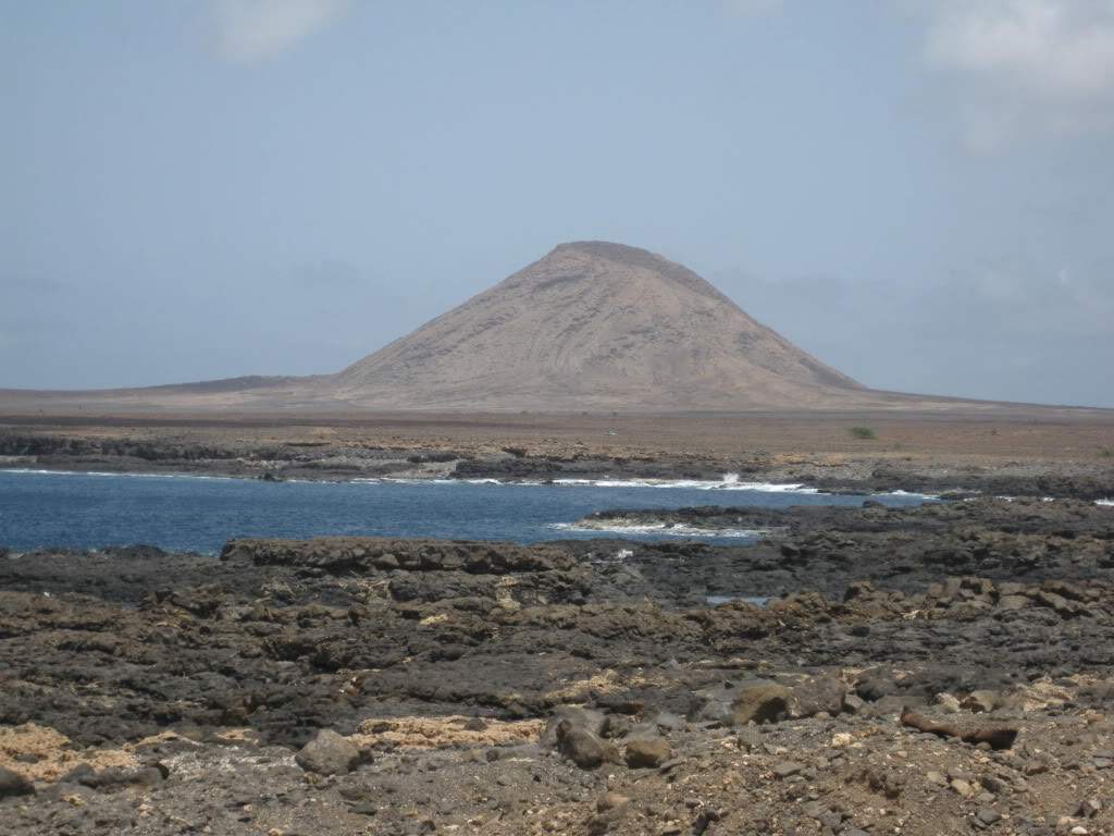 ai890.photobucket.com_albums_ac102_mokas_myphotos_cabo_20verde_20__20sal_43_acaminhode.jpg
