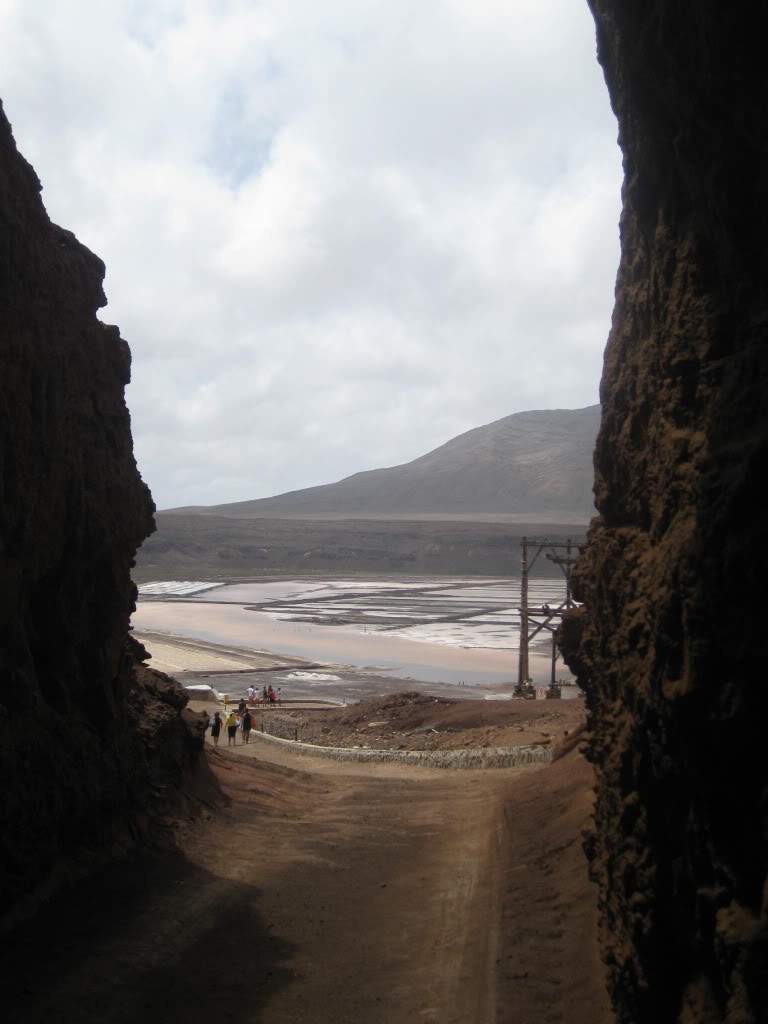 ai890.photobucket.com_albums_ac102_mokas_myphotos_cabo_20verde_20__20sal_51_entradadassalinas.jpg